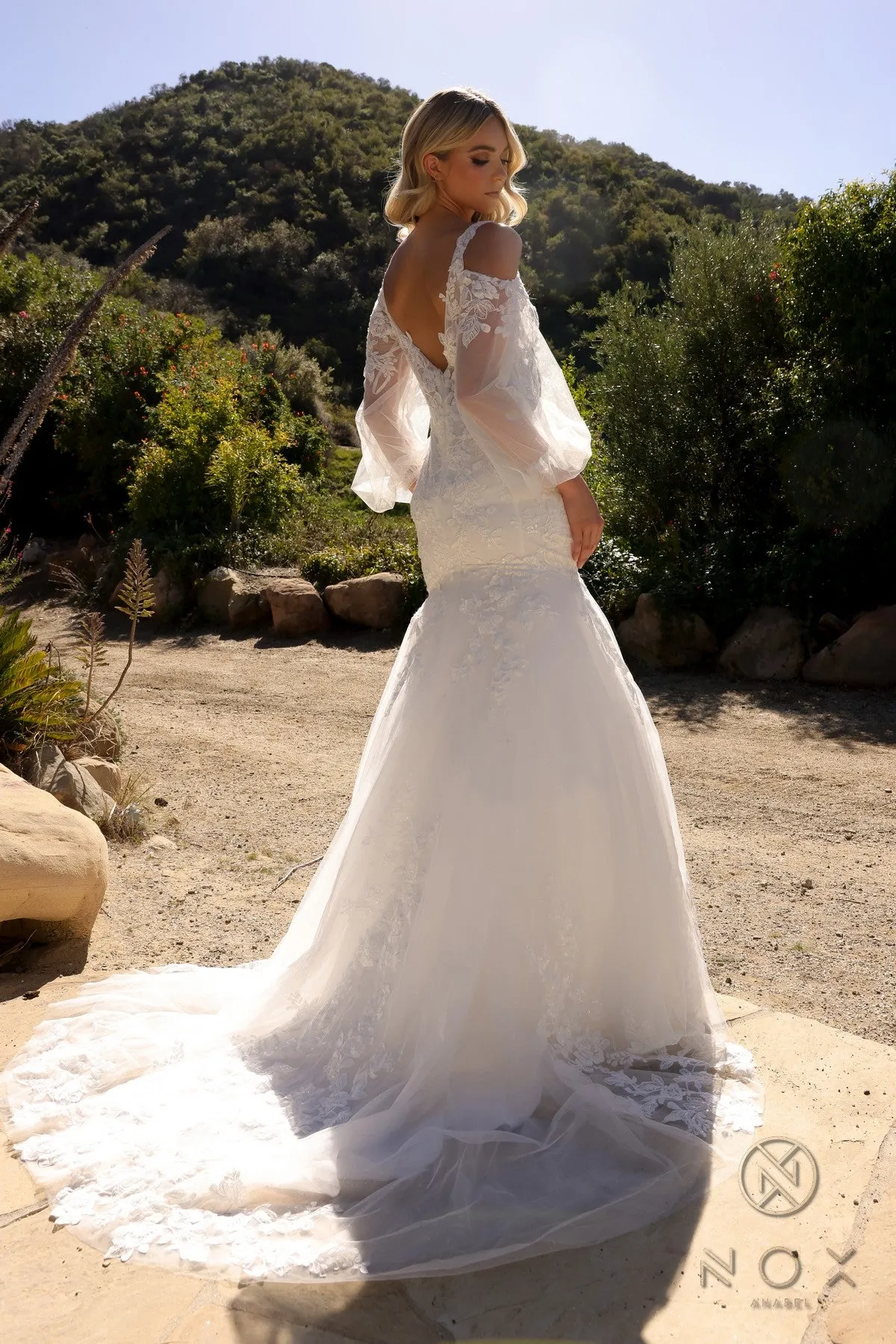 Applique Bell Sleeve Mermaid Wedding Dress_JE983L