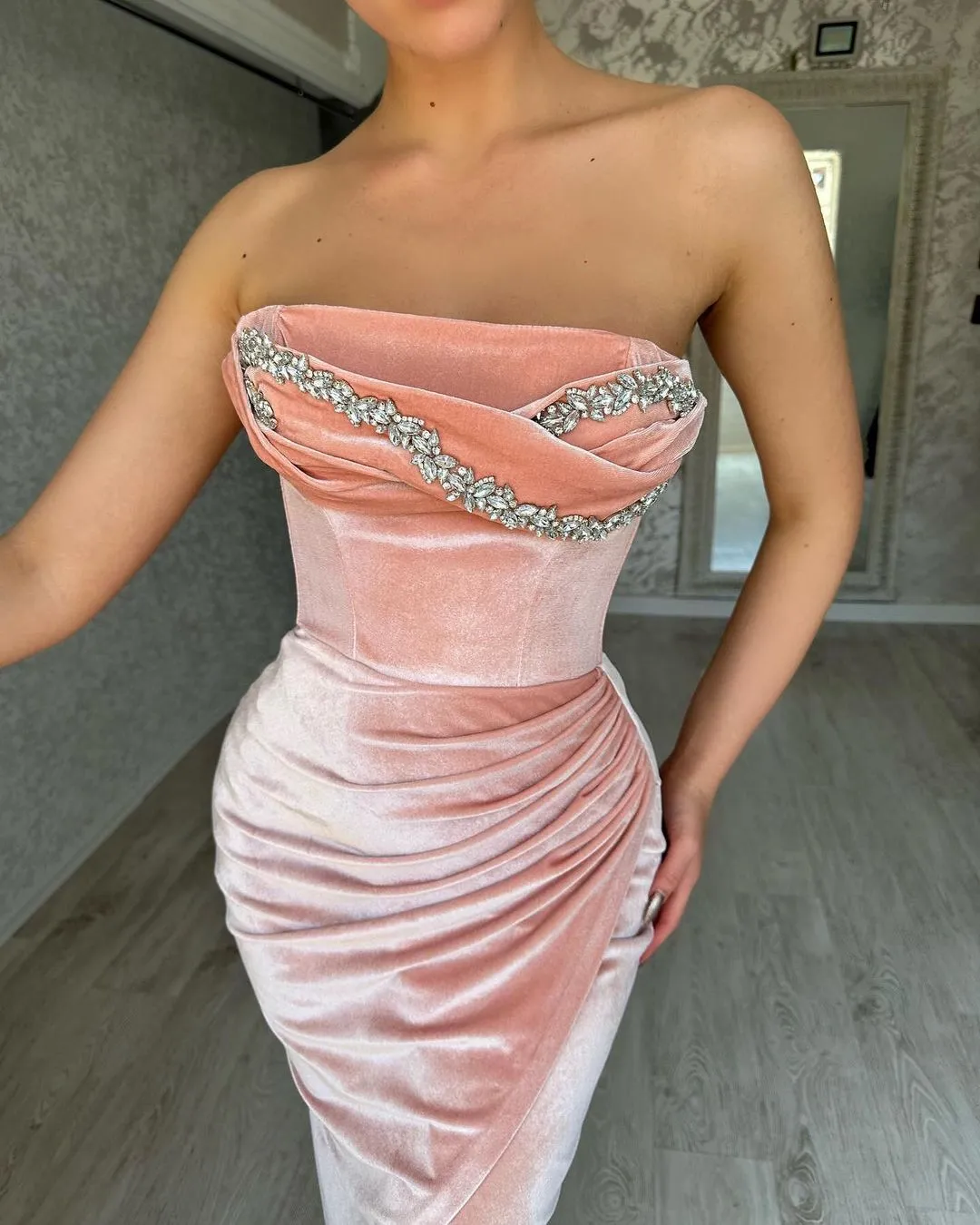 Beautiful Mermaid Sexy Sleeveless Crystal Prom Dress With Slit