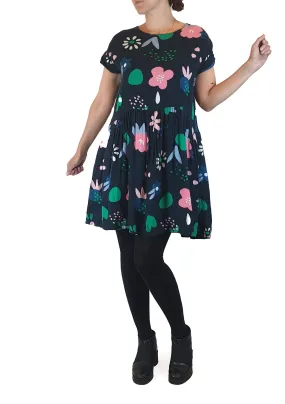 Elm black floral print tee shirt style dress size 6 (fits size 6 and 8)