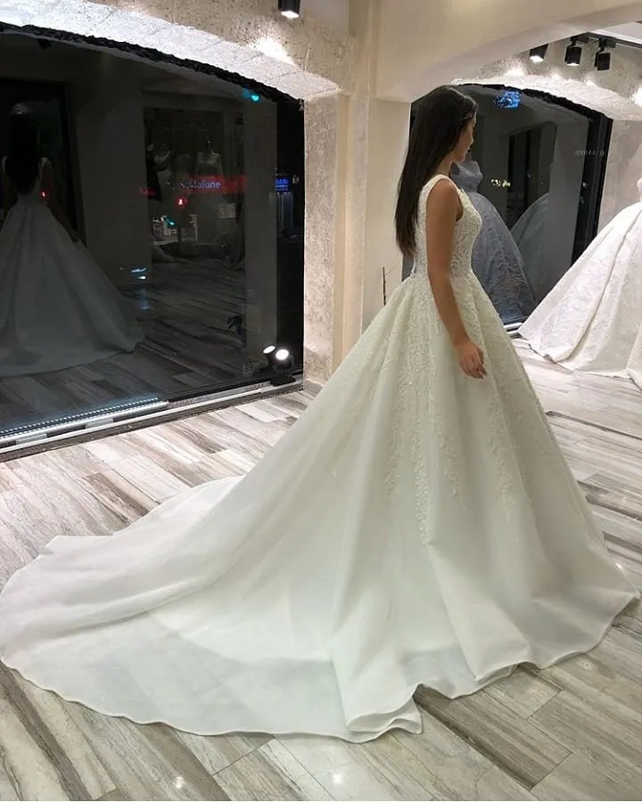 Glamorous Long A-line V-neck Sleeveless Lace Wedding Dress