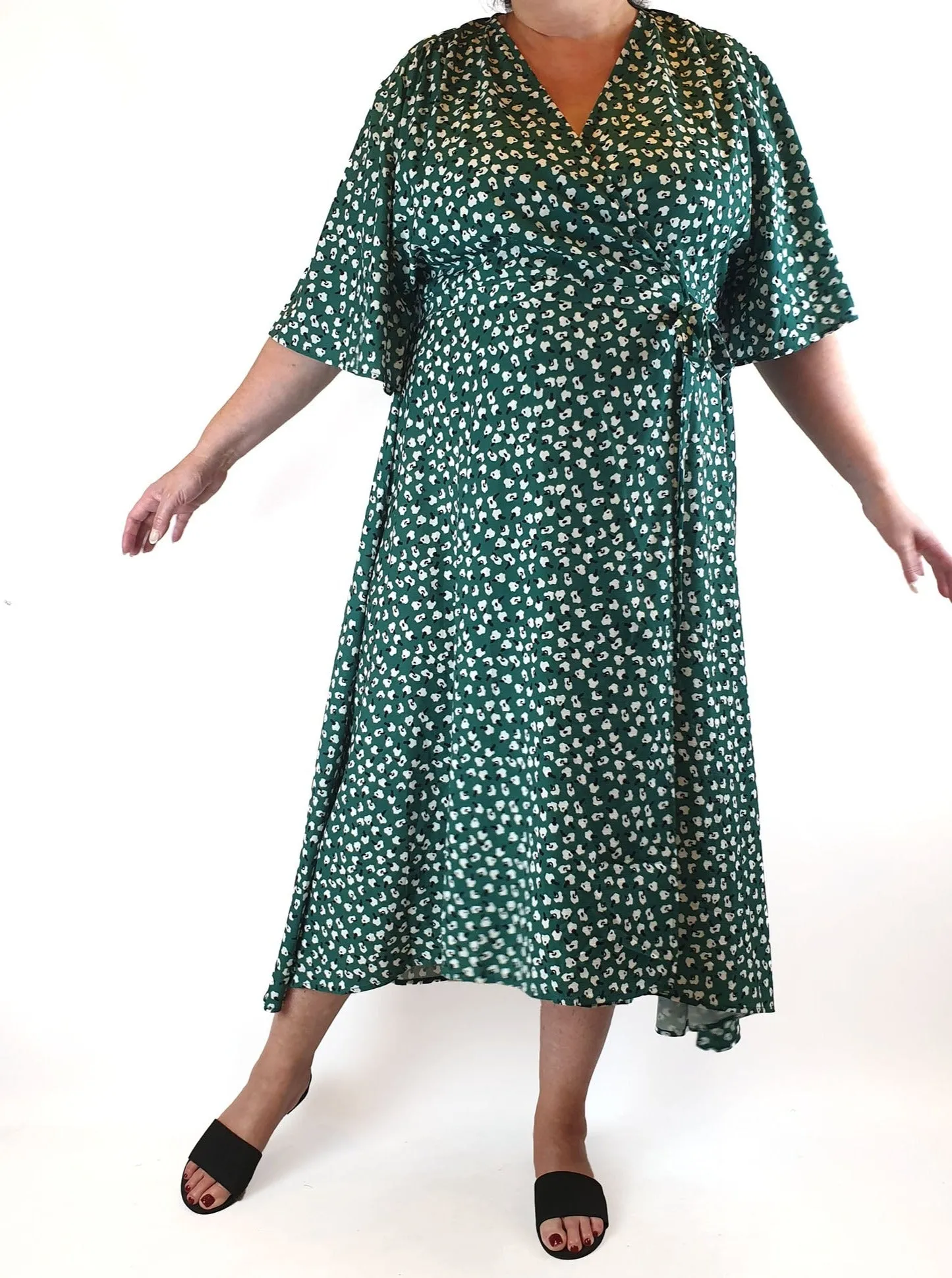 Lorraine green print wrap dress size 18