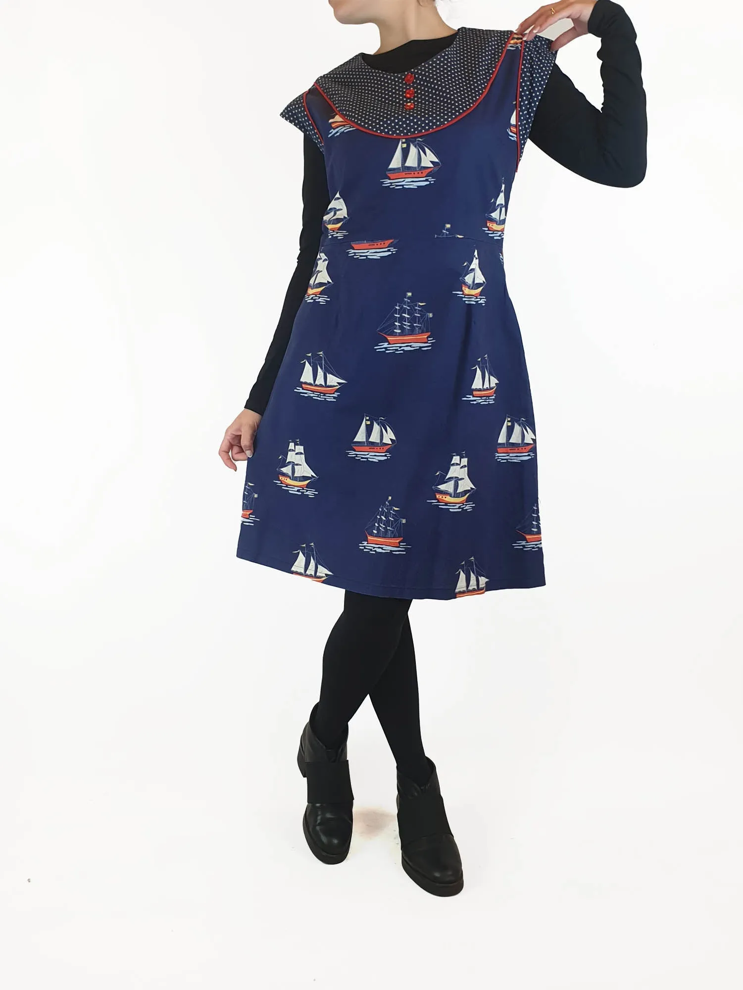 Made590 blue boat print sleeveless dress size M, best fits size 10