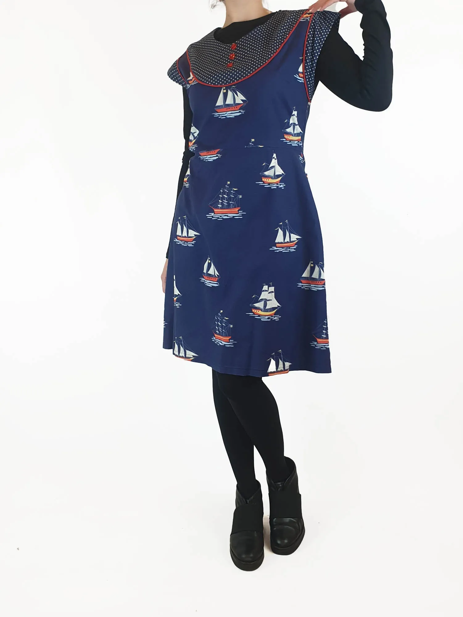 Made590 blue boat print sleeveless dress size M, best fits size 10
