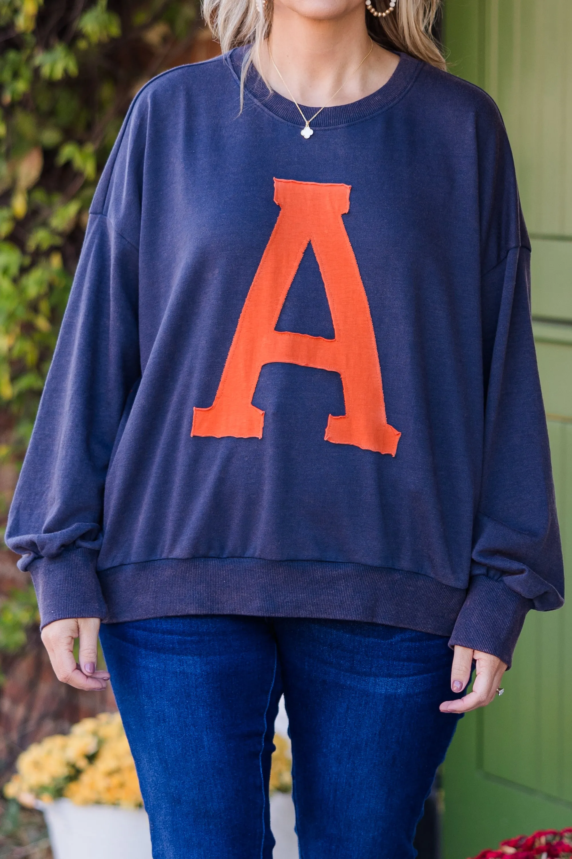 Victory Vibes Sweatshirt, Washed Navy